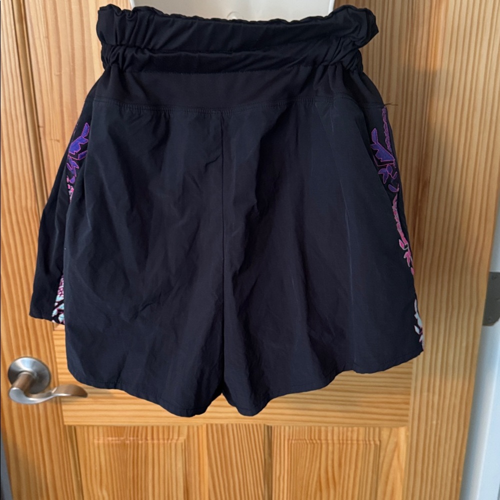 Free People movement Shorts with Embroidery - Picture 4 of 6